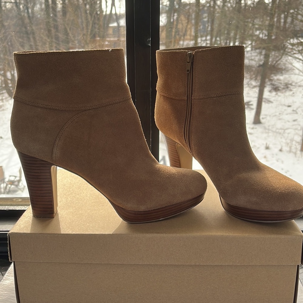 Nine West boot heel size 10 women